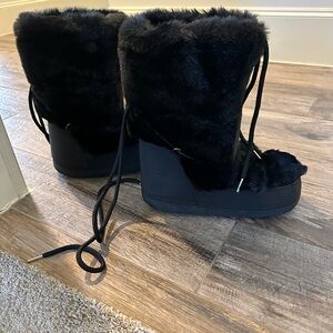 Cozy Black Fur Winter Boots